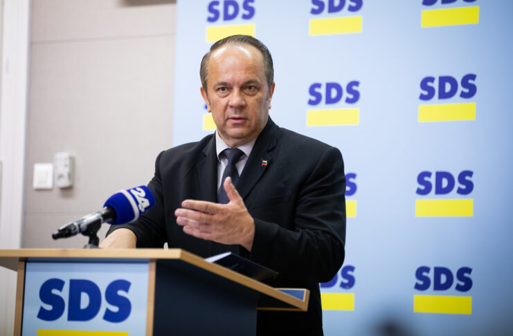 Grims: Pri vsakem naseljevanju migrantov mora soglasje dati tudi lokalna skupnost