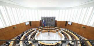 Janša kritičen do Golobove koalicije: Kršitve poslovnika so nevarne in vodijo v diktaturo