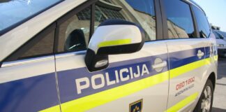 Krško: Z neregistriranim avtom in brez veljavnega vozniškega dovoljenja