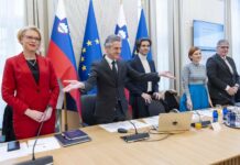 Nov plačni sistem v javnem sektorju: Funkcionarji so poskrbeli predvsem zase