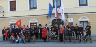 V Kostanjevici na Krki že vse pripravljeno za Šelmarijo 2025!