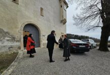 Ministrica dr. Asta Vrečko obiskala grad Pišece