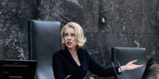 SDS zahteva opravičilo predsednice DZ zaradi domnevne cenzure in kršitve svobode govora