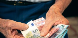 Po referendumu SDS sedaj nad privilegije v pokojninskem sistemu