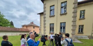 Župani na srečanju v Ribnici: Vlada, ni več časa za preigravanje!