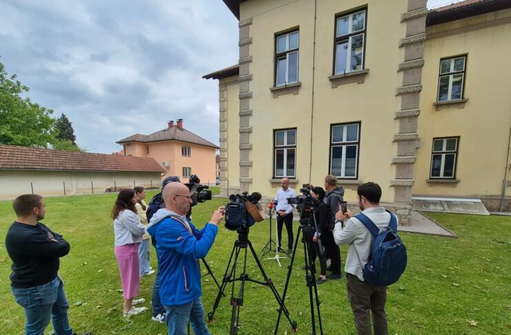 Župani na srečanju v Ribnici: Vlada, ni več časa za preigravanje!