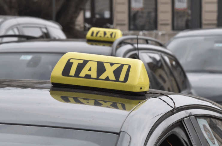 Motorist in voznik taksija pod vplivom alkohola