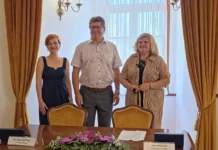 Podpisali pogodbo za obnovo jugozahodnega stolpa Gradu Brežice