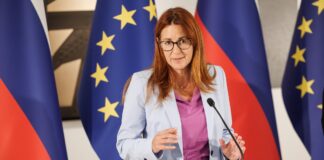 Pravosodna ministrica ponudila svoj odstop po tragediji v Novem mestu, minister Poklukar zaenkrat še ne