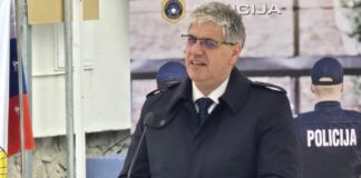 Odstopil tudi minister za notranje zadeve Poklukar