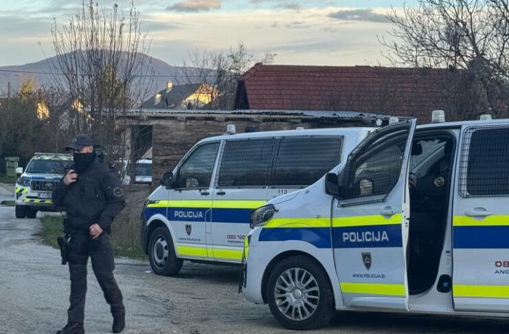 Ste videli ta predlog? 30 % dodatka k plači za policiste na območju PU Novo mesto