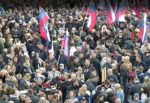 Množica v Novem mestu se je z minuto molka in aplavzom poklonila Alešu