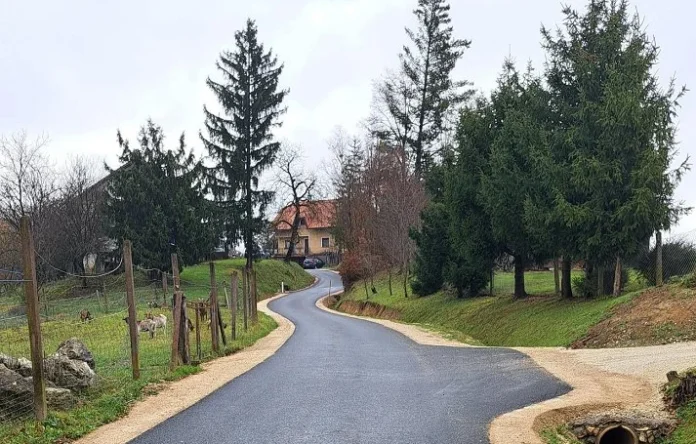 Cesta_Globoko_-_Rovi____e