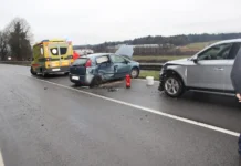 V Sevnici poškodovan pešec, na Gornjem Pijavškem trčenje dveh vozil