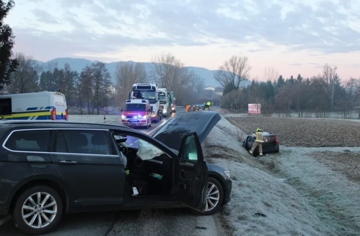 Nalet dveh vozil med Brežicami in Bukoškom