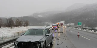 Počilo na avtocesti Čatež–Drnovo