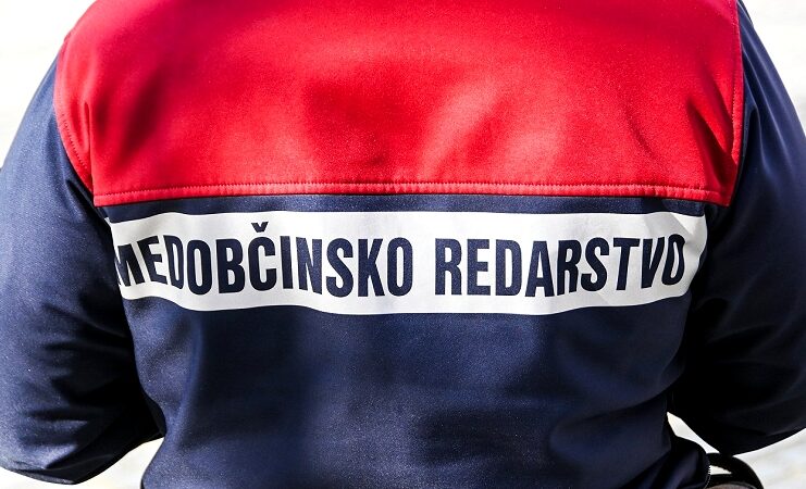 Rom napadel mestnega redarja