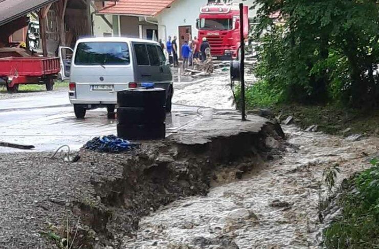FOTO: To so posledice včerajšnjega neurja v sevniški občini