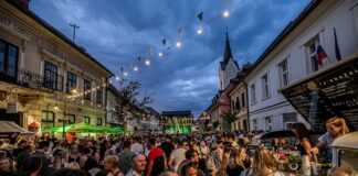 Začetek Mestne promenade v Brežicah z “rekordnim številom obiskovalcev”