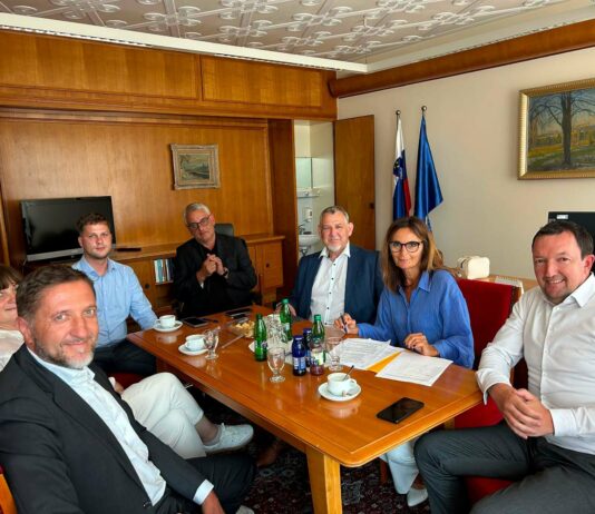 Ustanovljen Klub posavskih poslancev – sestavlja ga 7 članov