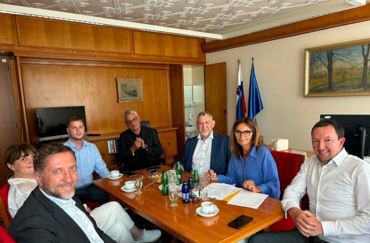 Ustanovljen Klub posavskih poslancev – sestavlja ga 7 članov
