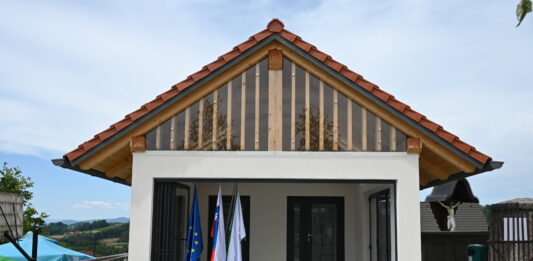 V Rovišču s prenovljeno poslovilno vežico