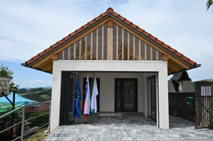 Poslovilna vežica Rovišče