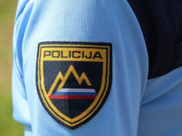 Huje poškodovana dva kolesarja, policisti obravnavali tudi nevarno vožnjo na avtocesti