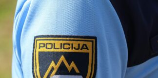 Kalce Naklo: Brez vozniškega dovoljenja in pod vplivom alkohola zletel s ceste