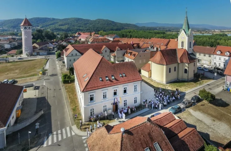 V Brežicah zaključena obnova Slomškovega doma
