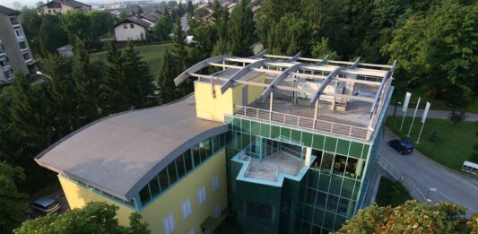 Kostak po današnjih medijskih navedbah uvaja interni nadzor poslovanja